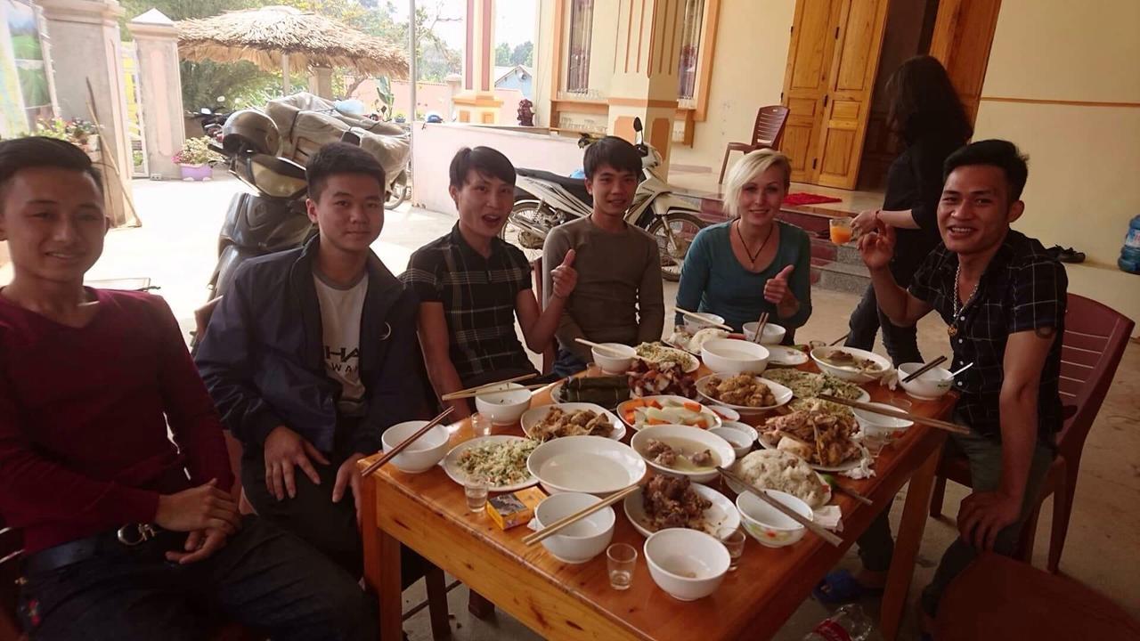 Thac Ba Family Homestay Ho To Exteriör bild