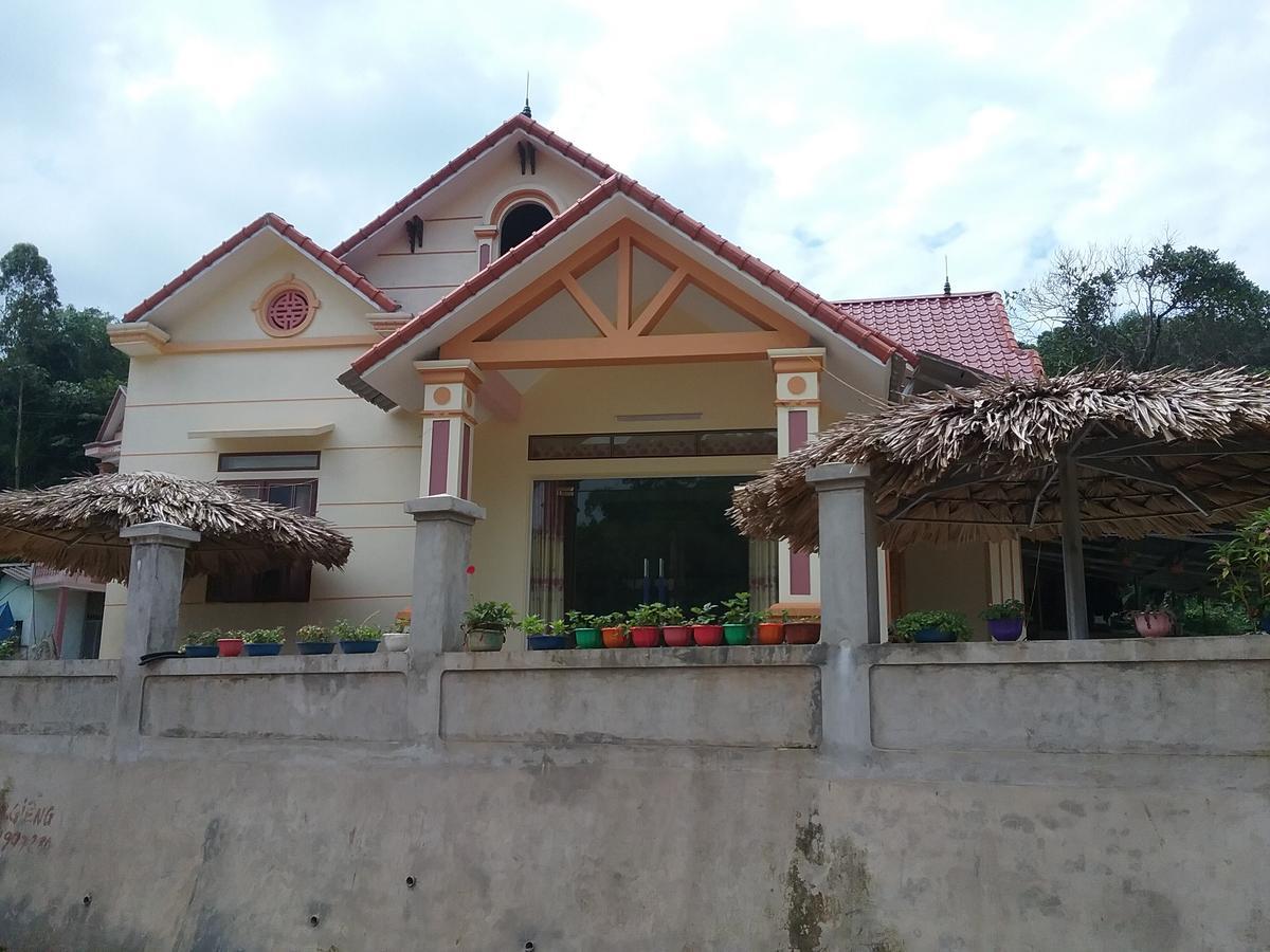 Thac Ba Family Homestay Ho To Exteriör bild