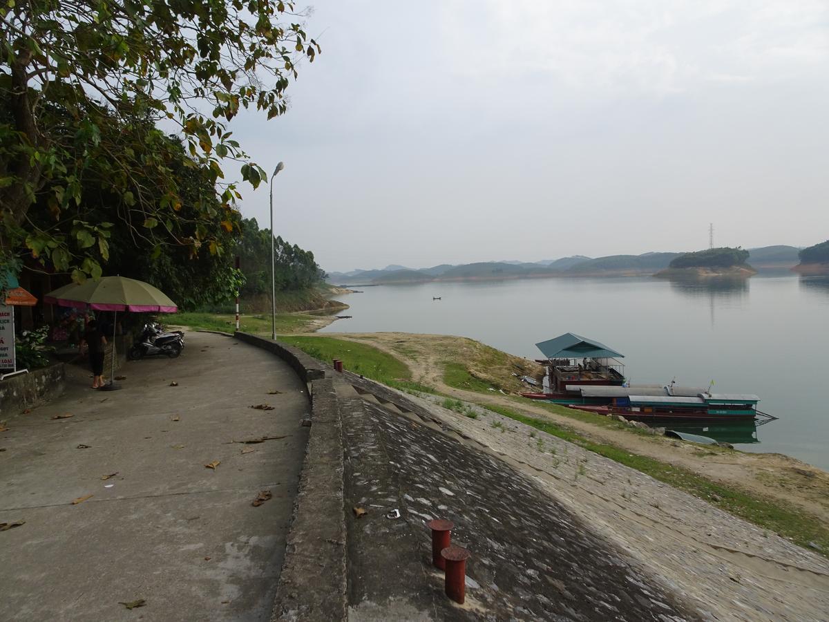 Thac Ba Family Homestay Ho To Exteriör bild