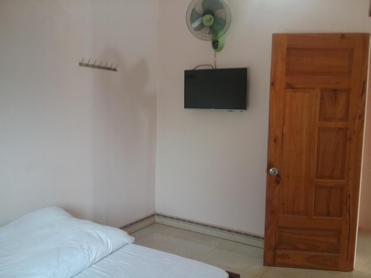 Thac Ba Family Homestay Ho To Exteriör bild