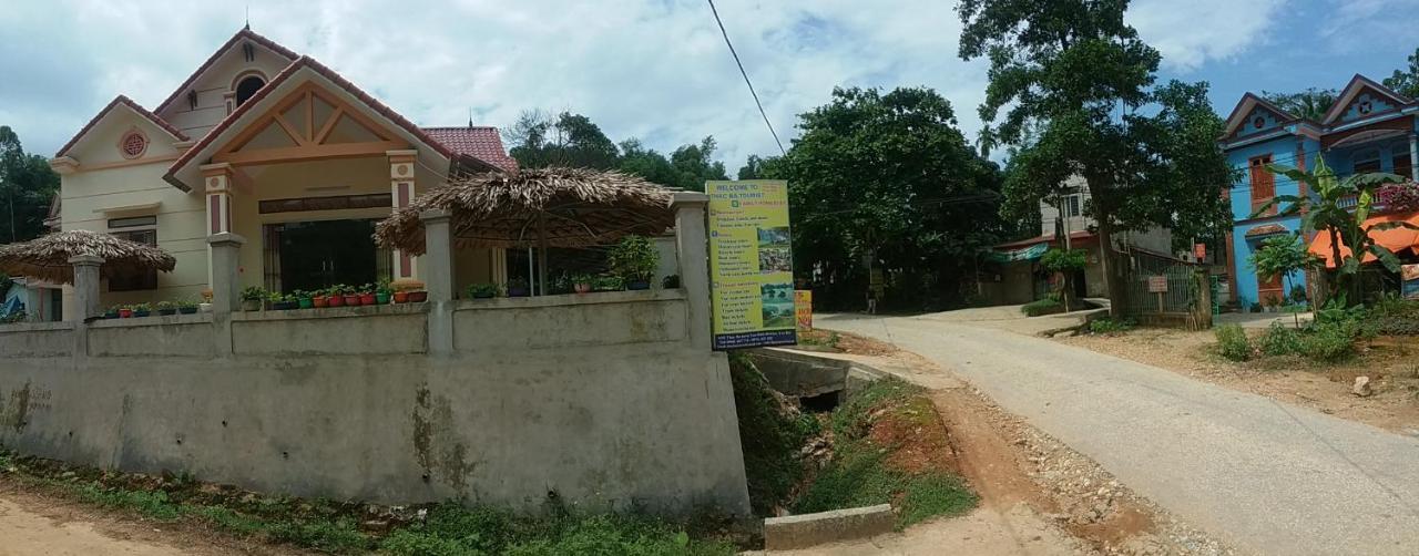 Thac Ba Family Homestay Ho To Exteriör bild