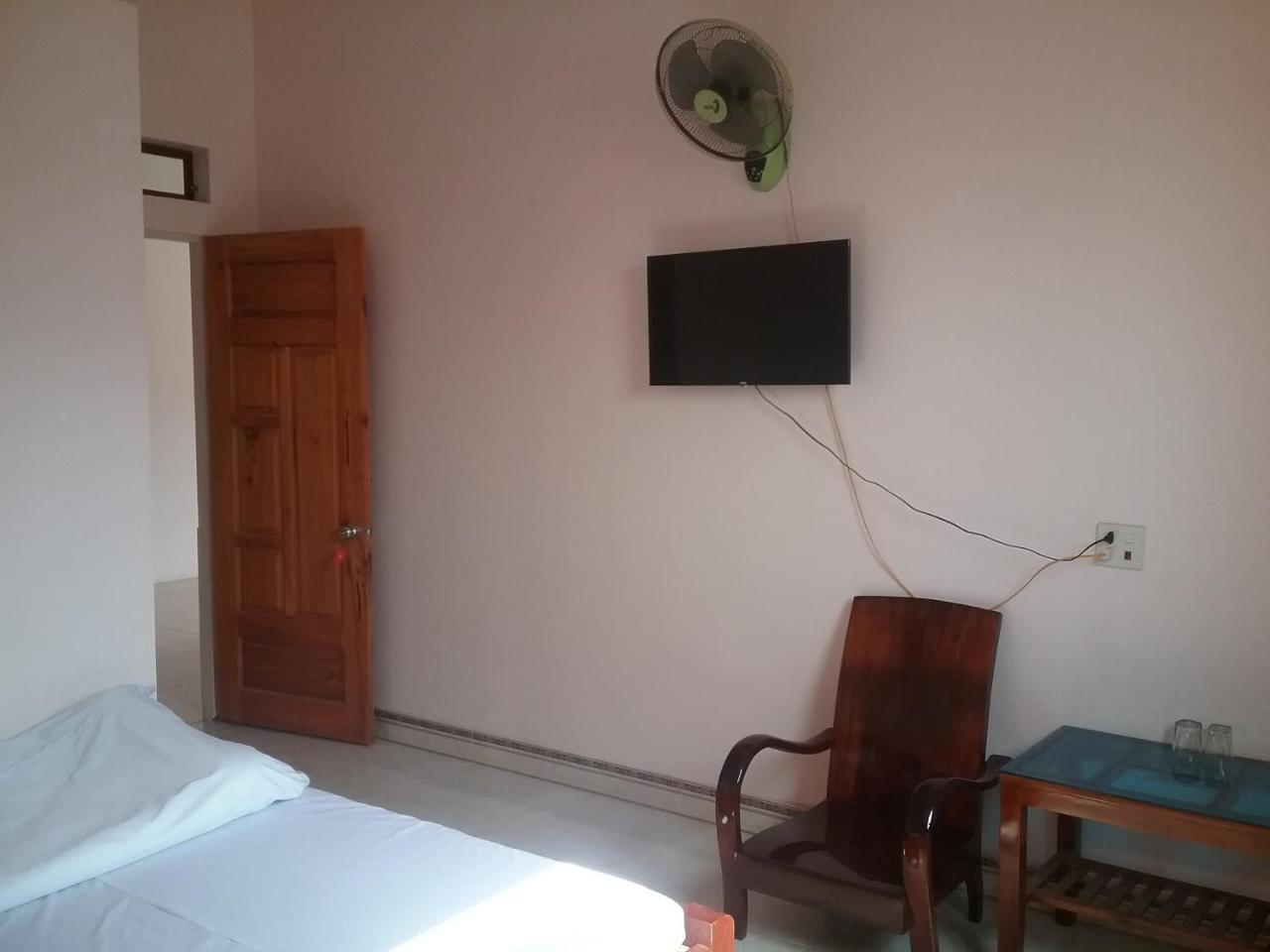 Thac Ba Family Homestay Ho To Exteriör bild